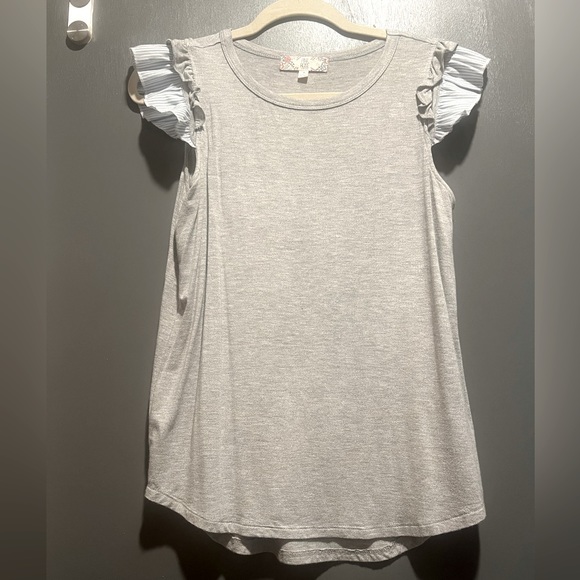 Gray Summer Top With Stripped Flutter Sleeves - Picture 1 of 6